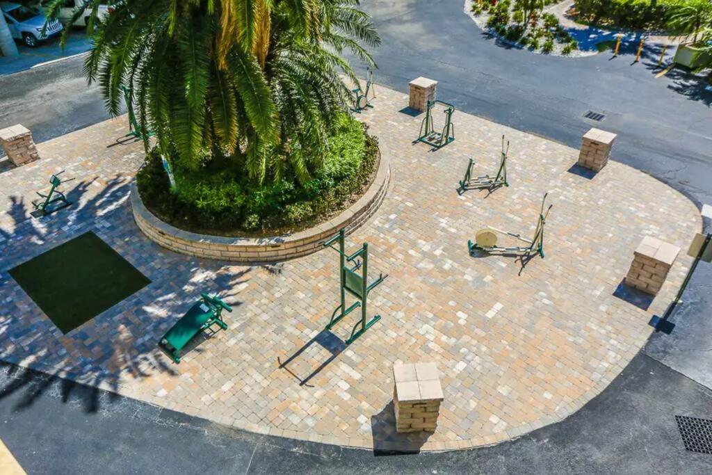 On The Rocks Villa Tampa Exterior photo